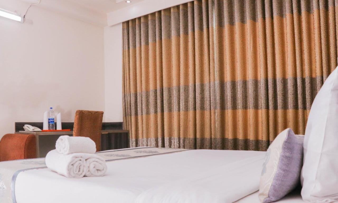 Hotel Afford Inn Dhaka Buitenkant foto