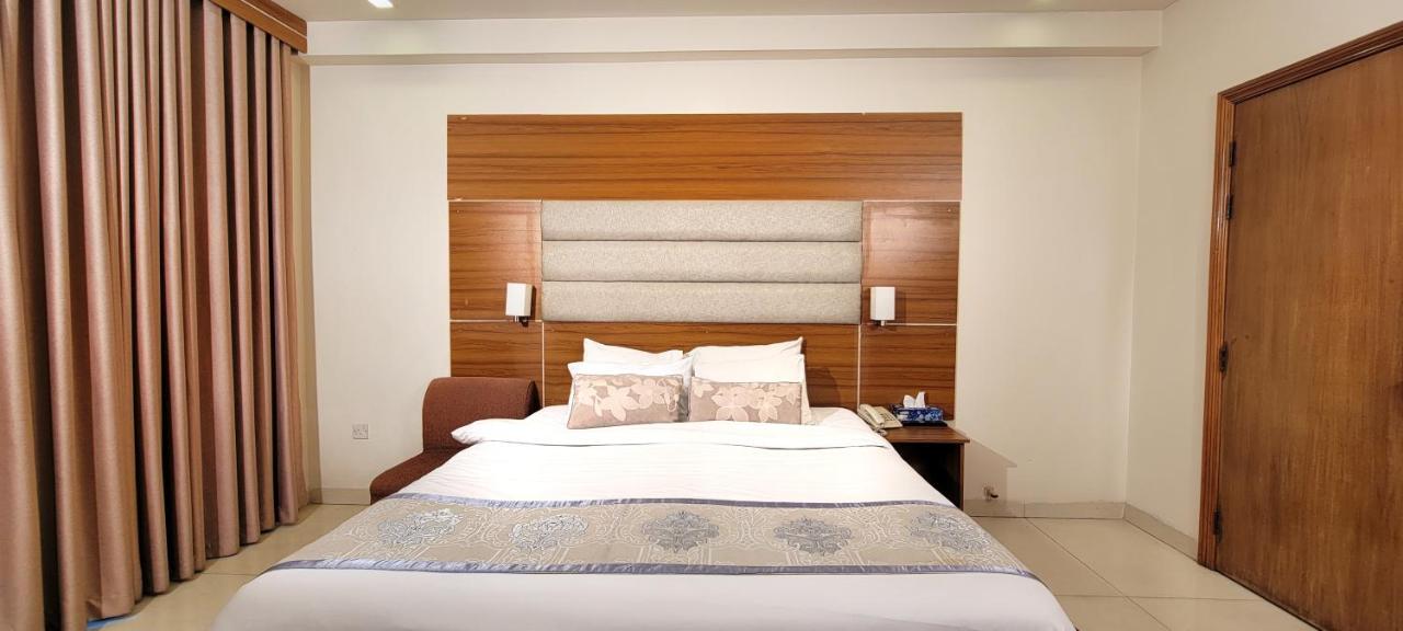 Hotel Afford Inn Dhaka Buitenkant foto