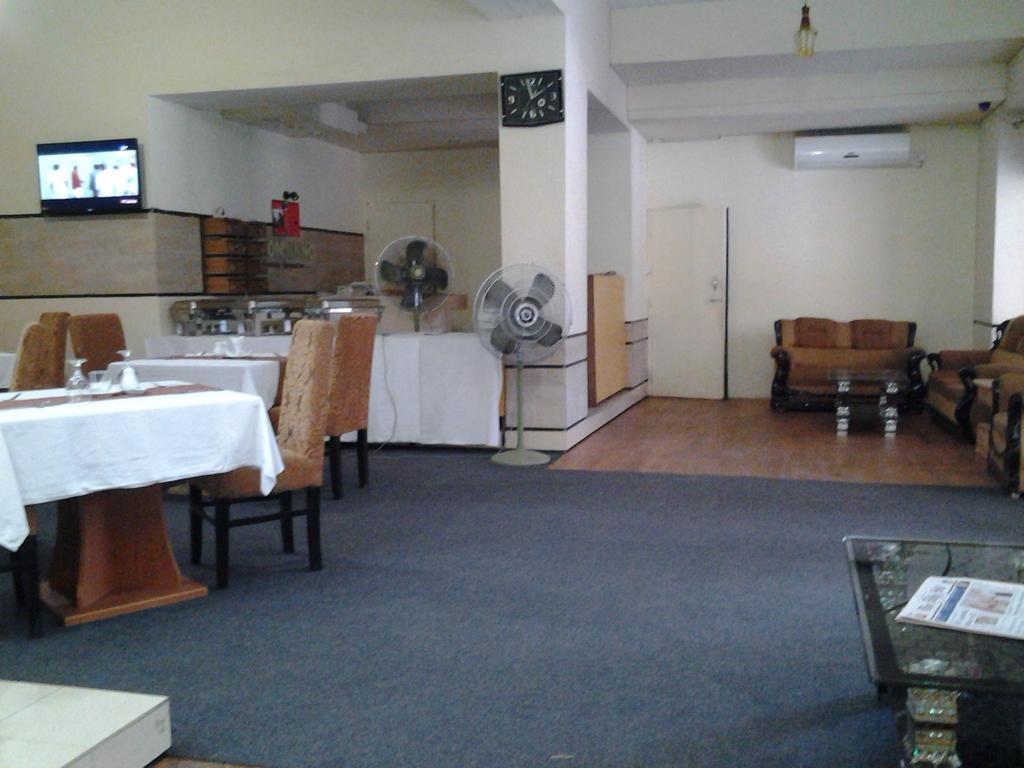 Hotel Afford Inn Dhaka Buitenkant foto