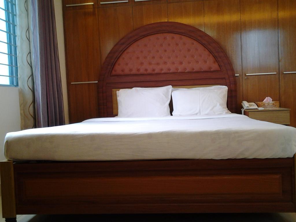 Hotel Afford Inn Dhaka Kamer foto