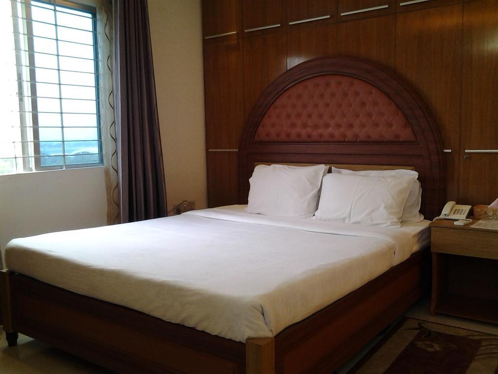 Hotel Afford Inn Dhaka Kamer foto
